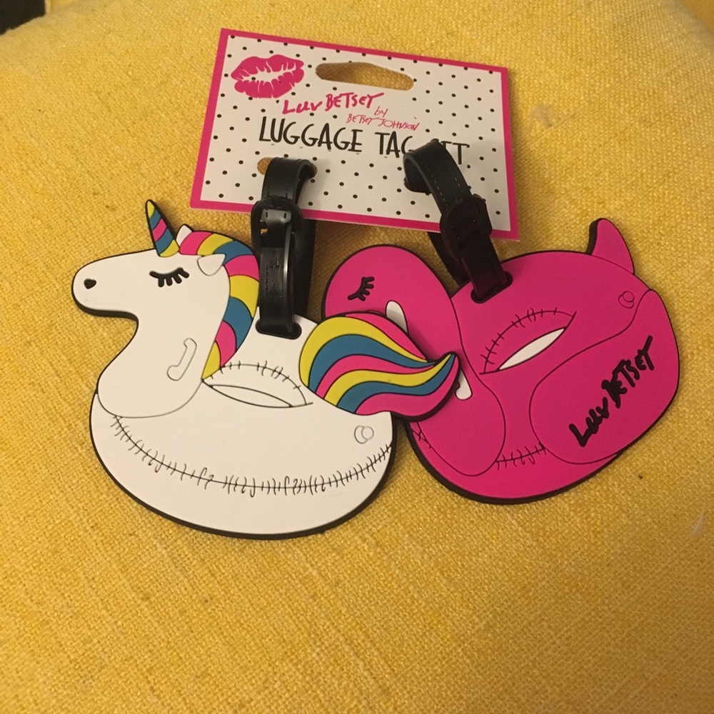 New Betsey Johnson ❤️Luggage Tag Set 😍🏷